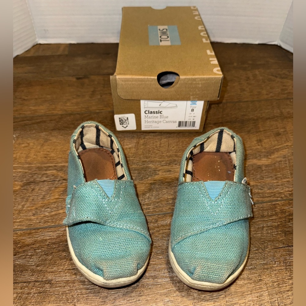 Toddler Tom’s Marine Blue Heritage Canvas Shoes Size 8